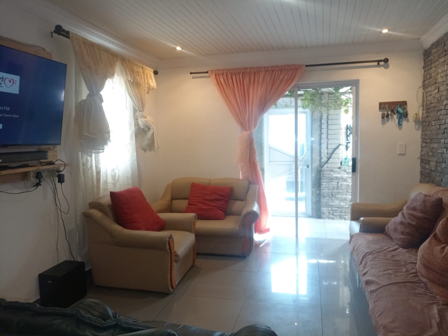 4 Bedroom Property for Sale in Westridge Western Cape